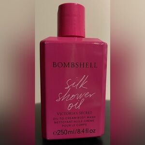 NWT VICTORIA’S SECRET BOMBSHELL Silk Shower Gel. 8.4oz